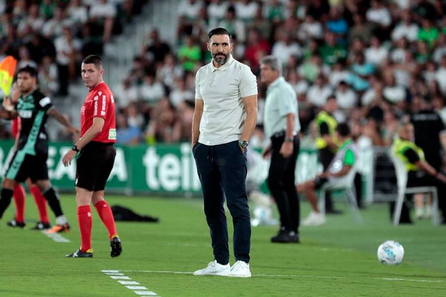 Athletic Bilbao consider Iraola and Sarabia as potential Valverde successors