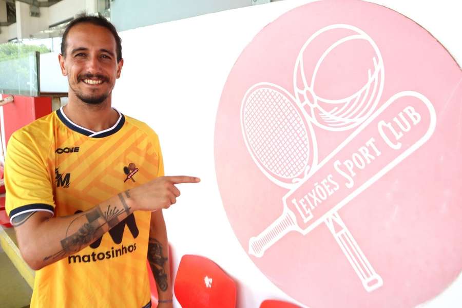Ricardo Ribeiro assinou pelo Leixões até 2026