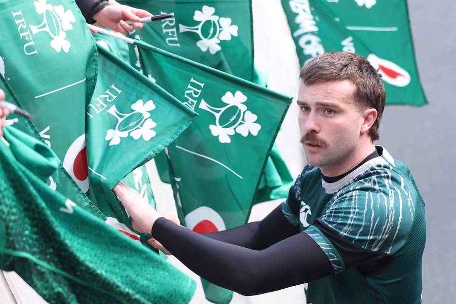 Hansen signs new deal with Ireland