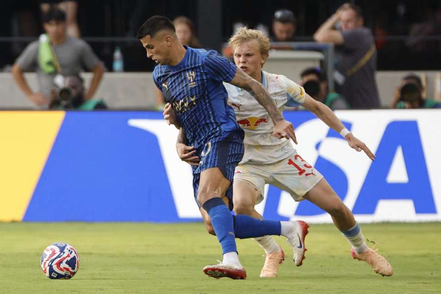 Joao Cancelo patřil mezi nejaktivnější hráče Al Hilalu.