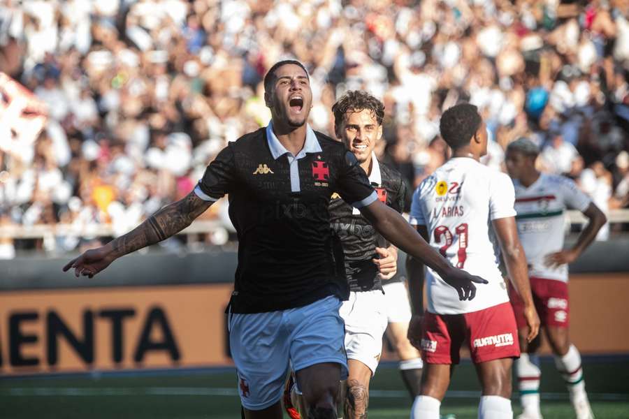 Praxedes comemora primeiro gol do Vasco