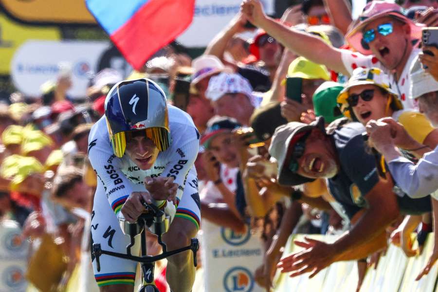 Evenepoel wygrał jazdę na czas, Pogacar nadal liderem Tour de France. Koniec wyścigu dla Lipowitza Evenepoel wygrał jazdę na czas, Pogacar nadal liderem Tour de France. Koniec wyścigu dla Lipowitza
