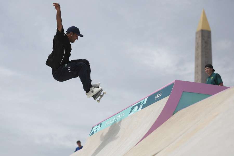 Kelvin Hoefler, medalhista de prata do Brasil, durante treino na pista de Paris 2024