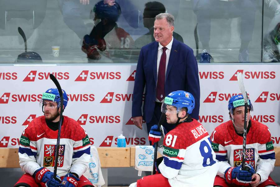 Rulík odkoučoval na lavičce národního týmu poslední MS. Rulík odkoučoval na lavičce národního týmu poslední MS.