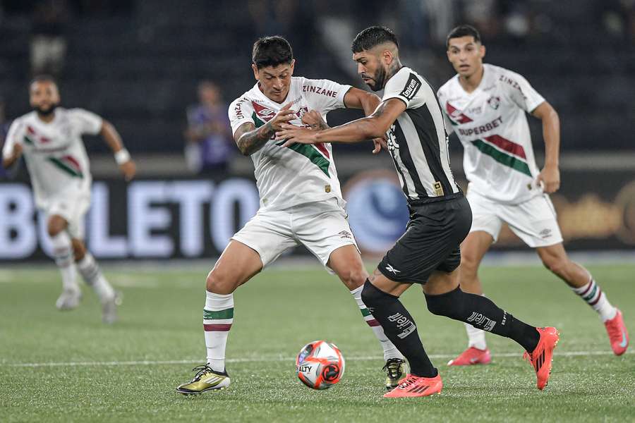 Botafogo e Fluminense em confronto da edição de 2025 do Campeonato Carioca