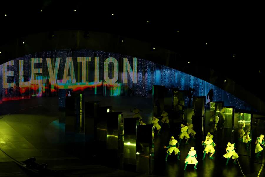 Prosegue la cerimonia