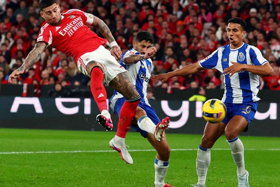 Otamendi arrive en fin de contrat avec Benfica