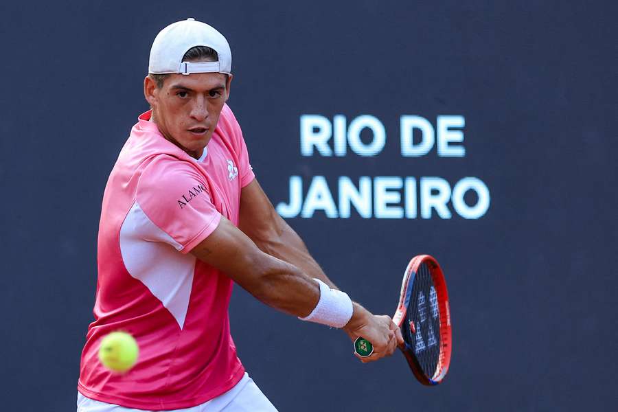Báez terá confronto hermano nas semis no Jockey Club
