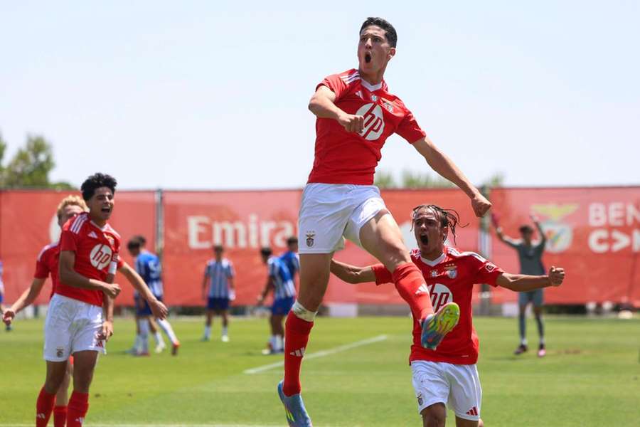 José Neto celebra golo do Benfica