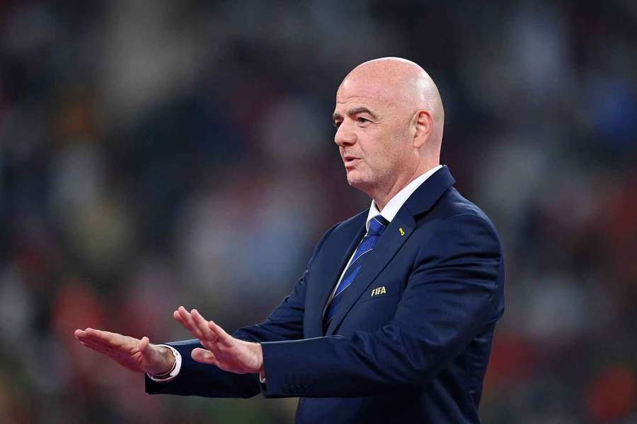 Infantino struggling to 'survive', says former IOC marketing chief Infantino struggling to 'survive', says former IOC marketing chief