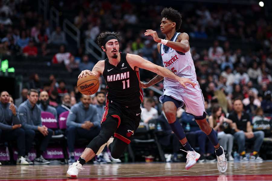 Los Heat se imponen en casa.