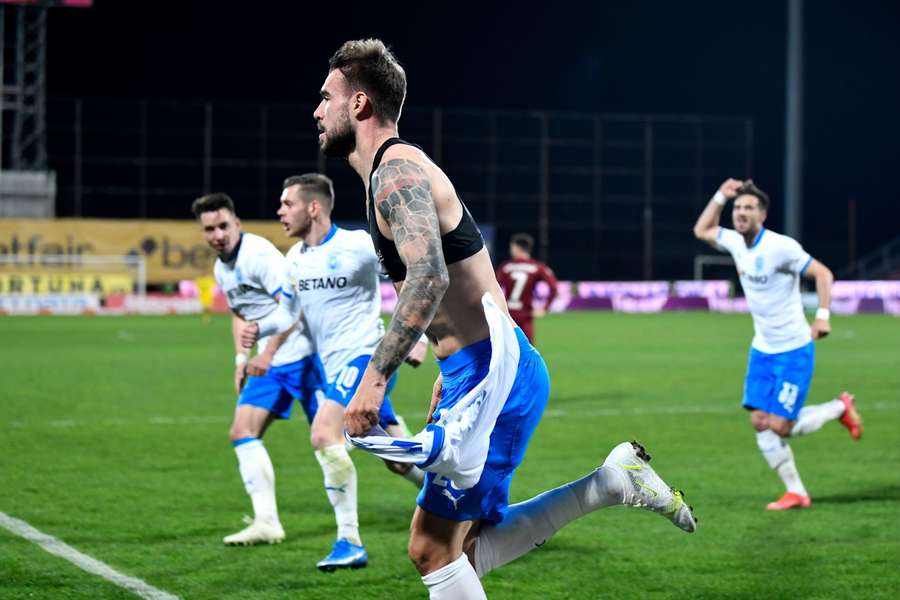 Tudorie sărbătorește un gol pe vremea când juca la Craiova