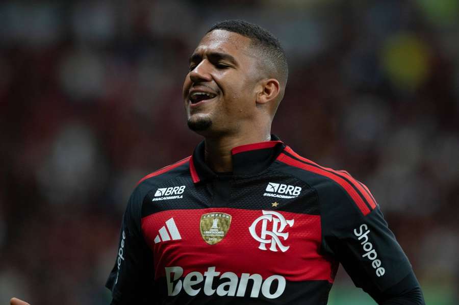 Samuel Lino deu três assistências em Flamengo 4x2 Olimpia Samuel Lino deu três assistências em Flamengo 4x2 Olimpia