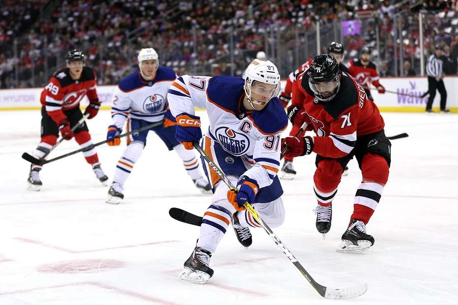 I Devils contro gli Oilers