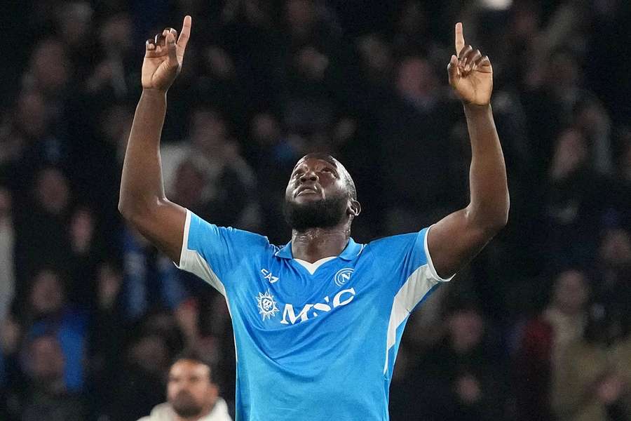 Romelu Lukaku está atualmente no Nápoles