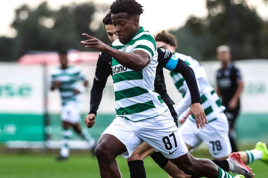 Sporting B foi derrotado pelo Académico Viseu