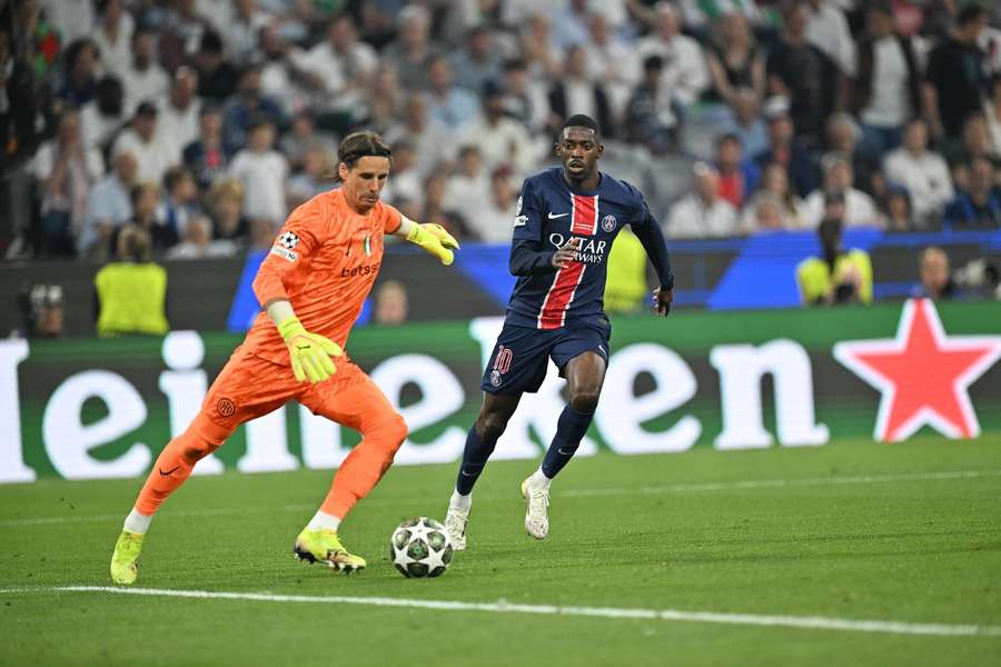 Sommer is pressed by Dembele