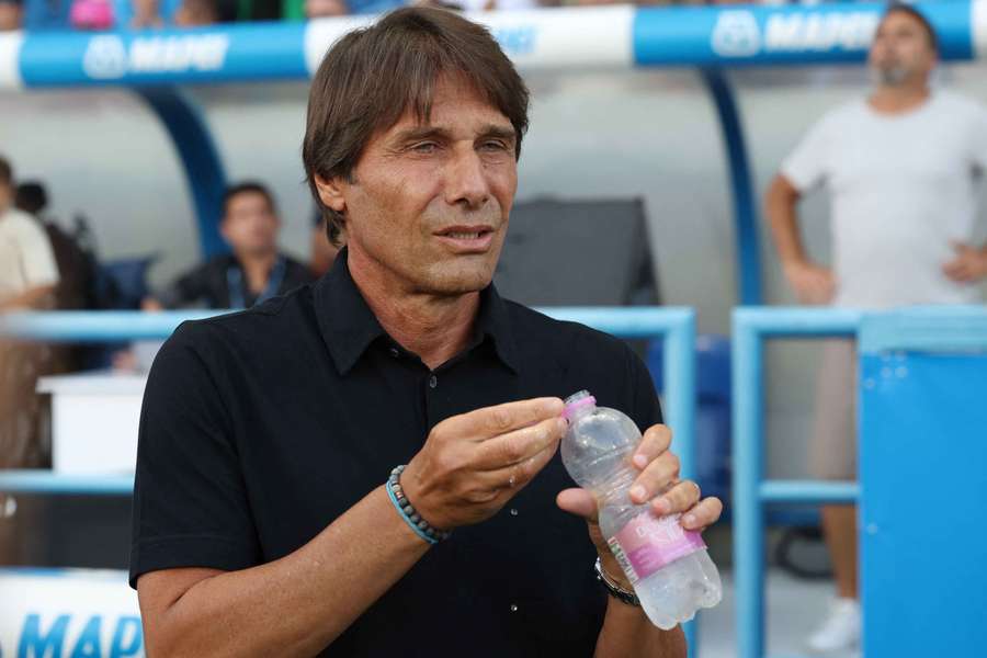 Napoli coach Antonio Conte before the match with Sassuolo
