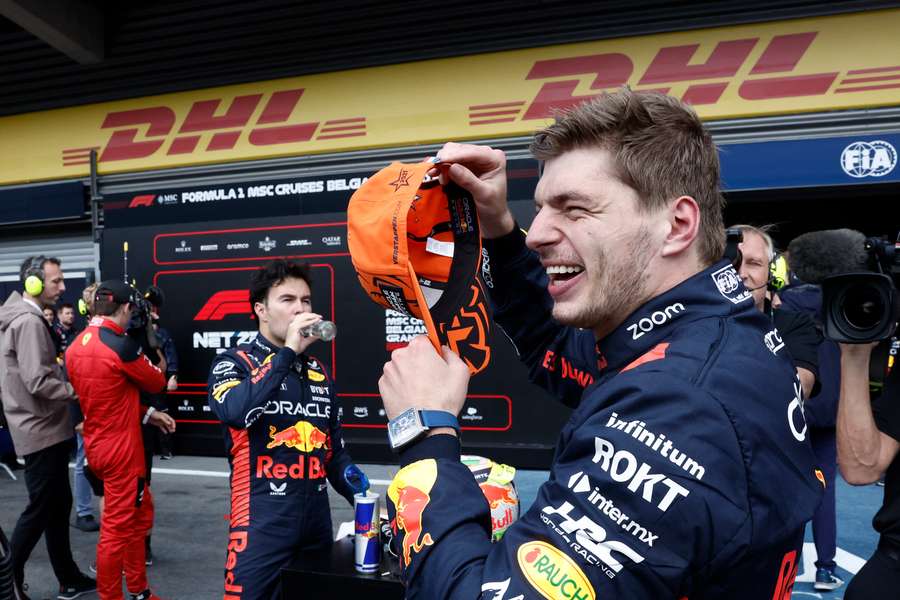 Winner Red Bull's Max Verstappen (R)