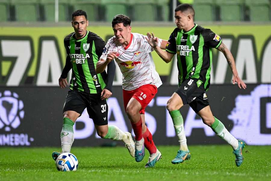 América Mineiro e Bragantino tiveram um jogo bastante disputado no Independência América Mineiro e Bragantino tiveram um jogo bastante disputado no Independência