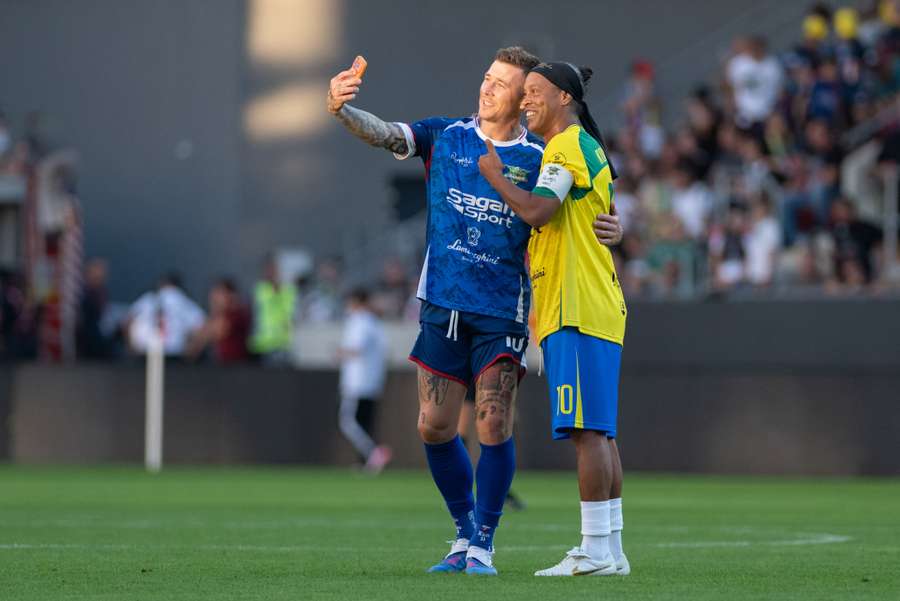 Kucka si urobil fotku s Ronaldinhom. Kucka si urobil fotku s Ronaldinhom.