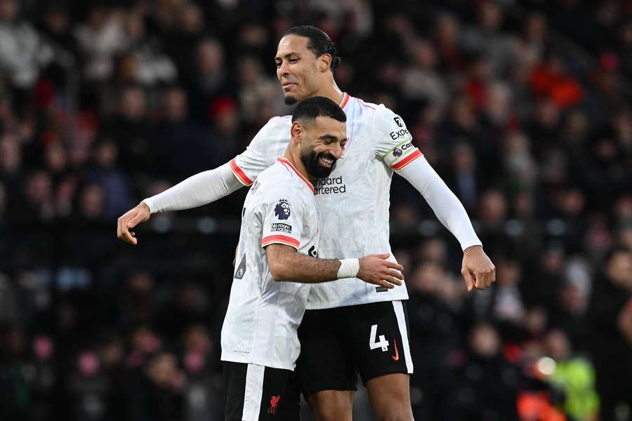 Mohamed Salah e Virgil van Dijk ainda não renovaram seus contratos no Liverpool Mohamed Salah e Virgil van Dijk ainda não renovaram seus contratos no Liverpool