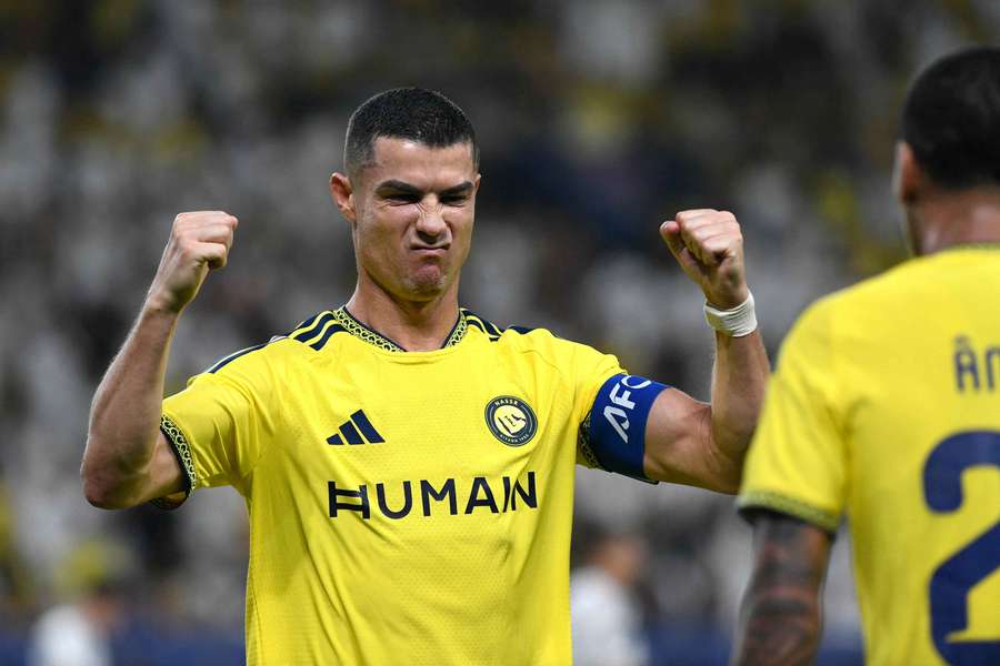 Cristiano Ronaldo celebra la sua ultima rete Cristiano Ronaldo celebra la sua ultima rete