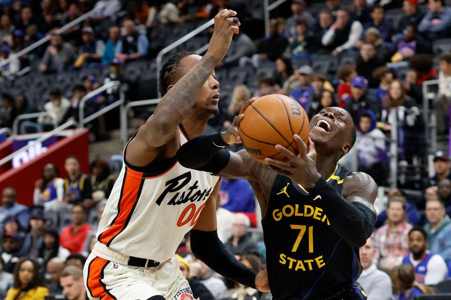 Dennis Schröder (r.) am Ball