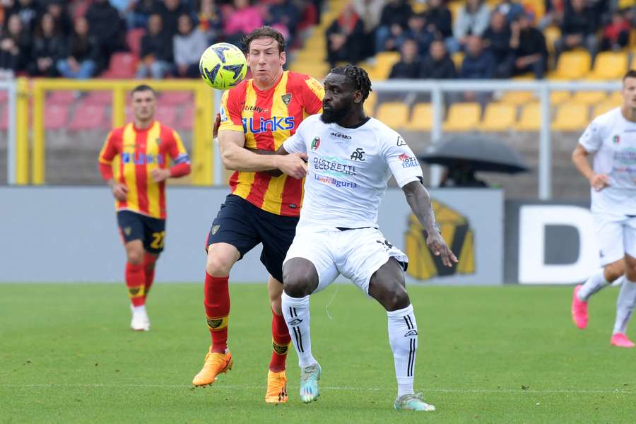 Soccer-Cremonese relegated to Serie B after Spezia draw at Lecce