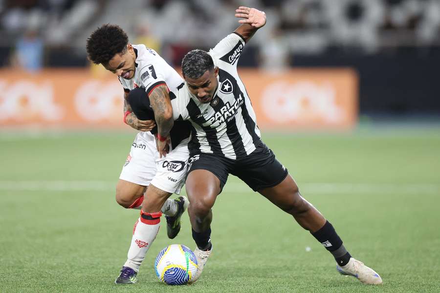 Vitória segurou pressão do Botafogo no segundo tempo