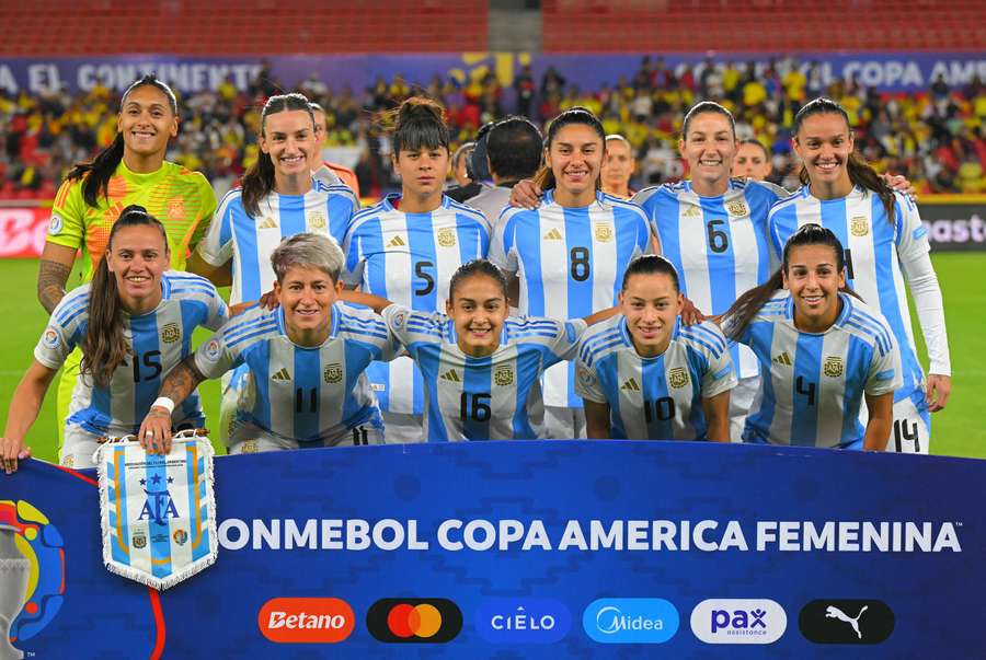 Argentina derrota a Uruguay Argentina derrota a Uruguay