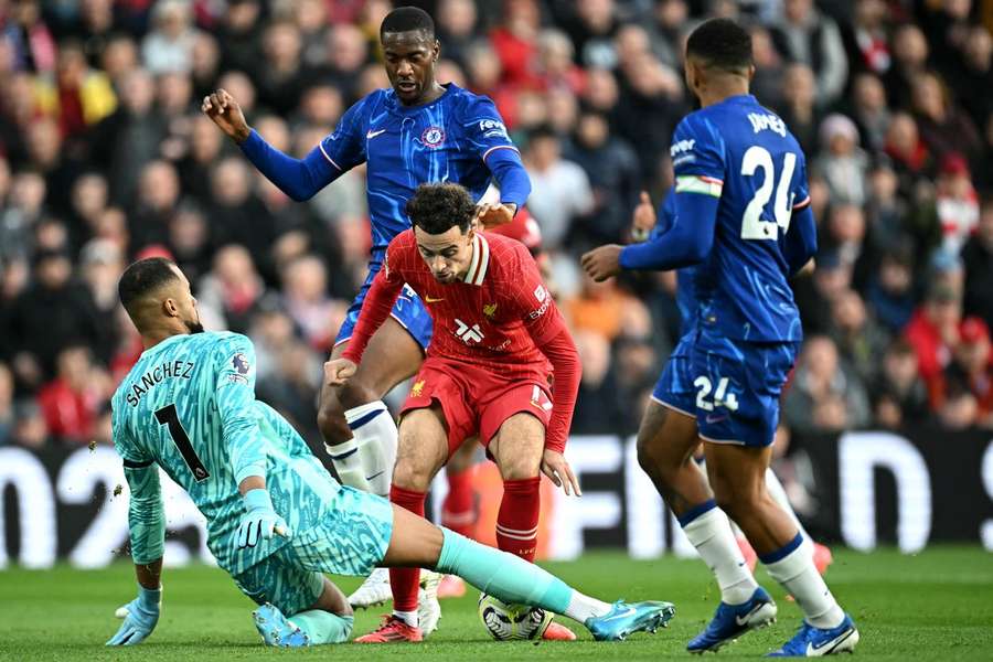 Curtis Jones em destaque na vitória do Liverpool