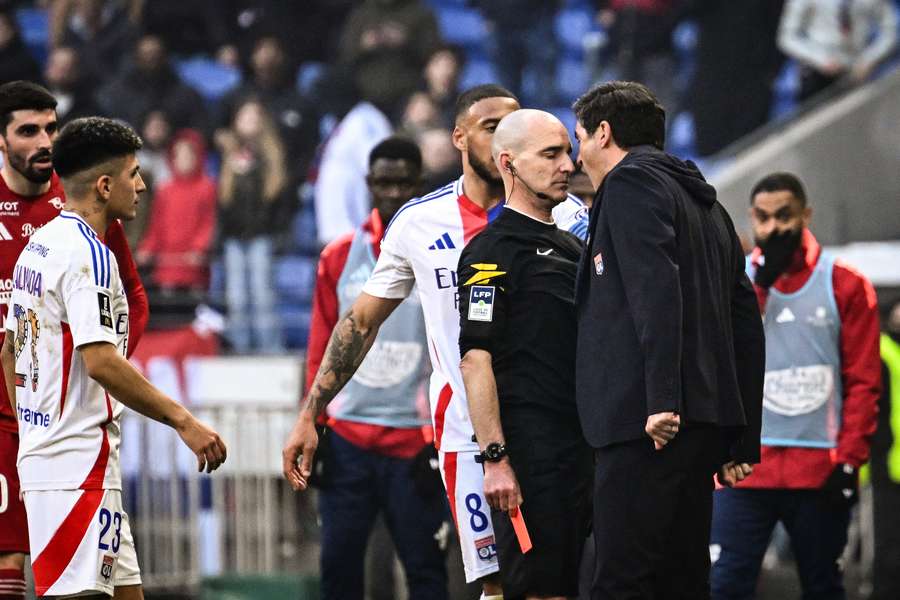 A fúria de Paulo Fonseca na direção do árbitro