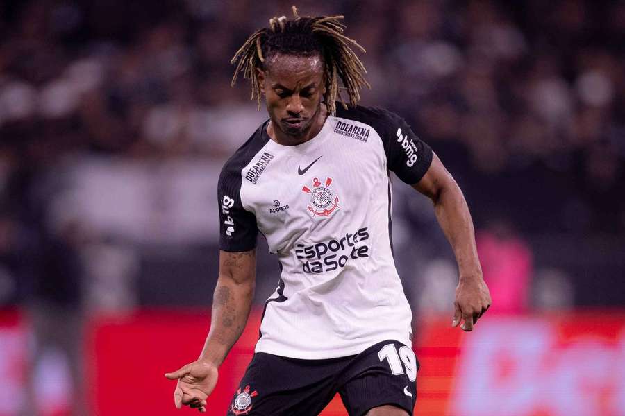 Corinthians de André Carrillo precisa da vitória contra o Racing-URU