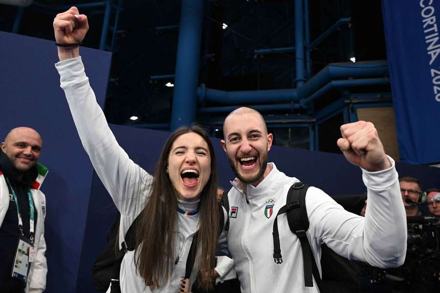 Stefania Constantini e Amos Mosaner esultano dopo la vittoria