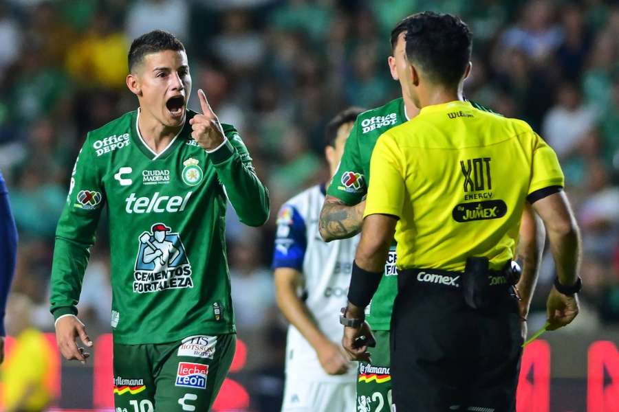 James con León