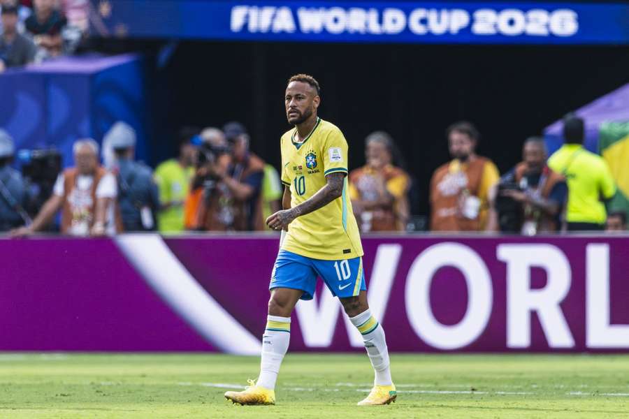 Neymar otrzymał urlop od Santosu. Po powrocie omówi z zarządem swoją przyszłość