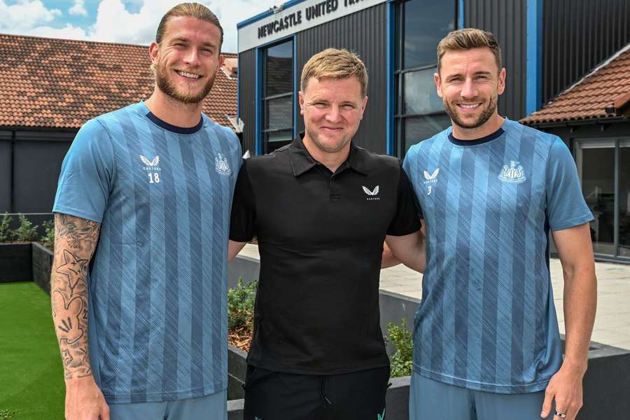 Loris Karius e Paul Dummett ficam até 2024