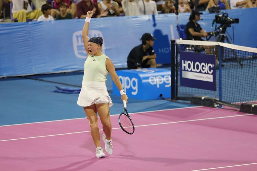 Shnaider viert haar allereerste WTA Tour-titel