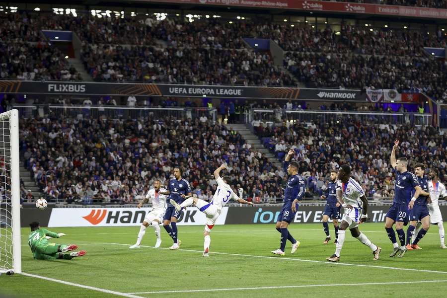 Los dos errores de André Onana contra el Lyon en la Europa League propiciaron sendos goles del conjunto francés.