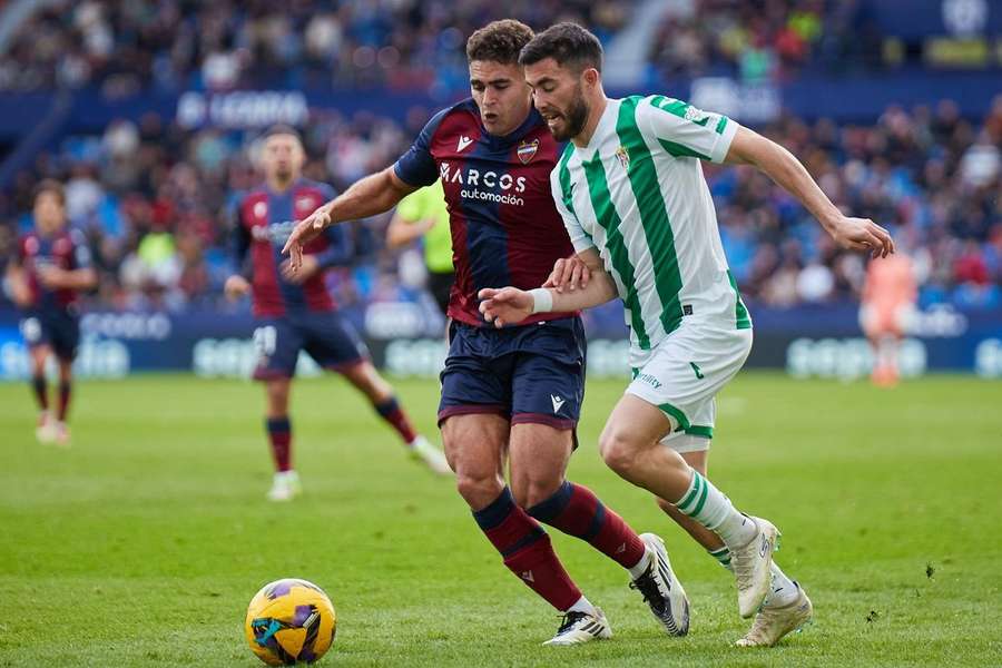 Andrés Garcia joga no Levante