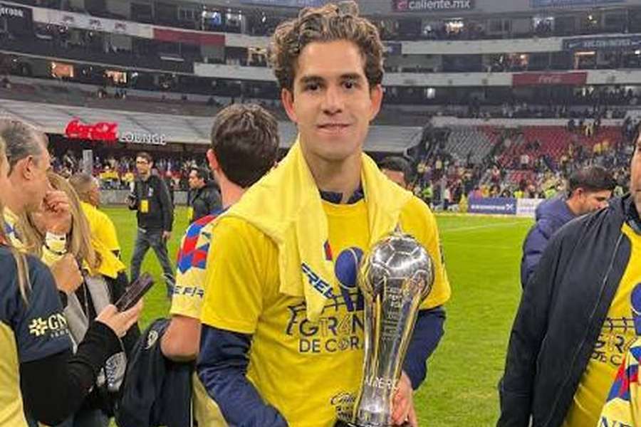 Patrício Salas com o Club América Patrício Salas com o Club América