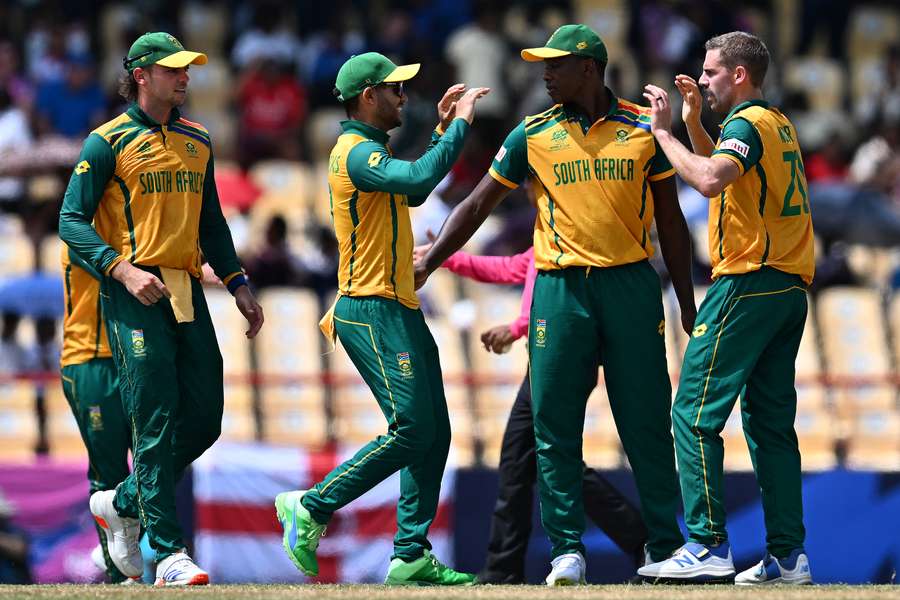 South Africa bowled well at the death to halt England's momentum