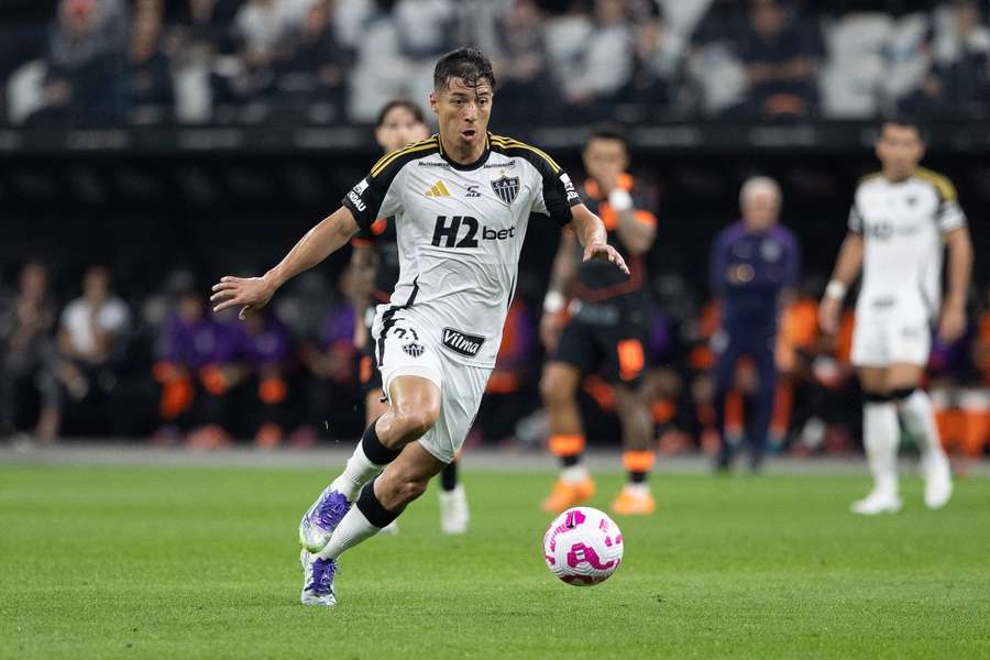 Renzo Saravia, con el Atlético Mineiro