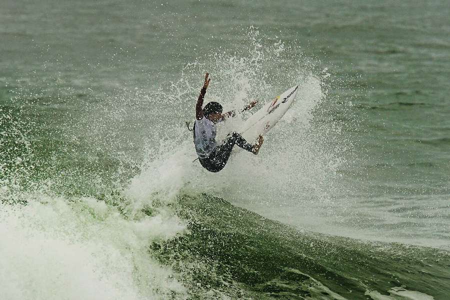 Teresa Bonvalot nos oitavos do US Open of Surfing, Yolanda Hopkins eliminada