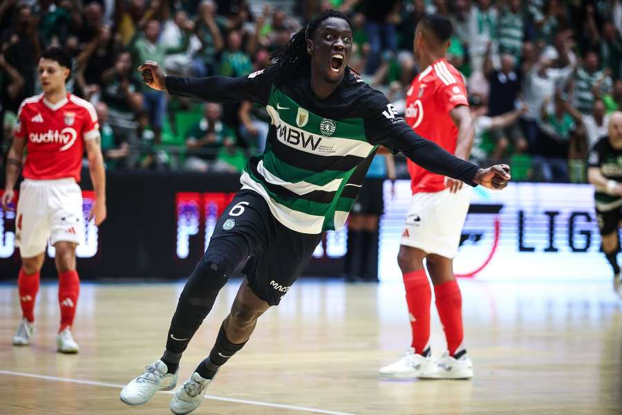 Zicky apontou um hat-trick