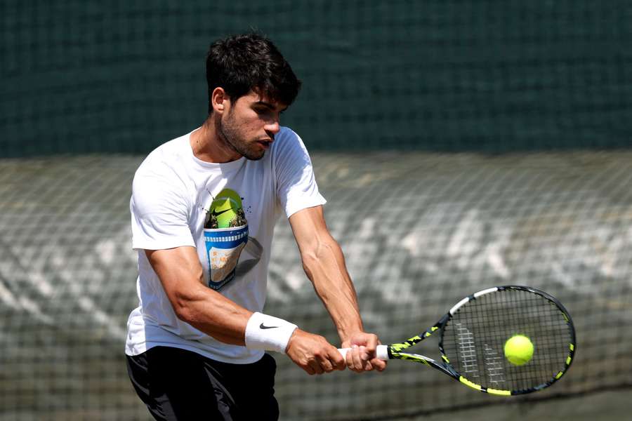 Alcaraz trains ahead of his third Wimbledon final