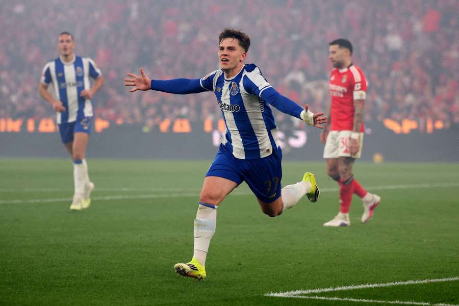 "Geniusz" i "cudowne dziecko". Tak Pietuszewskiego opisują portugalskie media