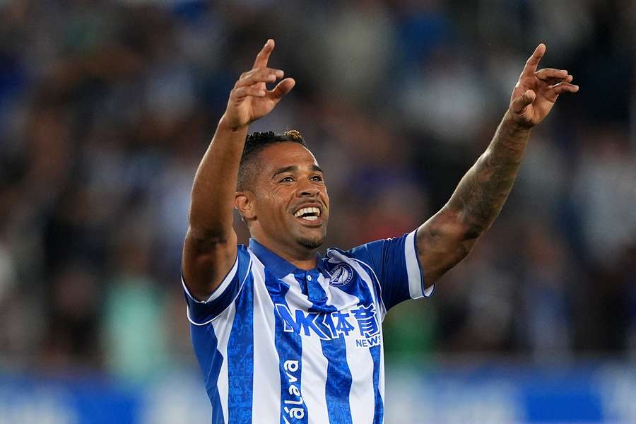 Mariano celebra un gol Mariano celebra un gol