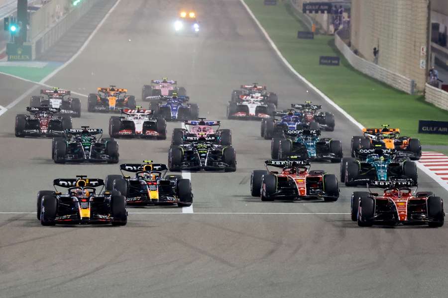 LIVE: Formula 1 revine cu Marele Premiu din Bahrain, Verstappen conduce de la start
